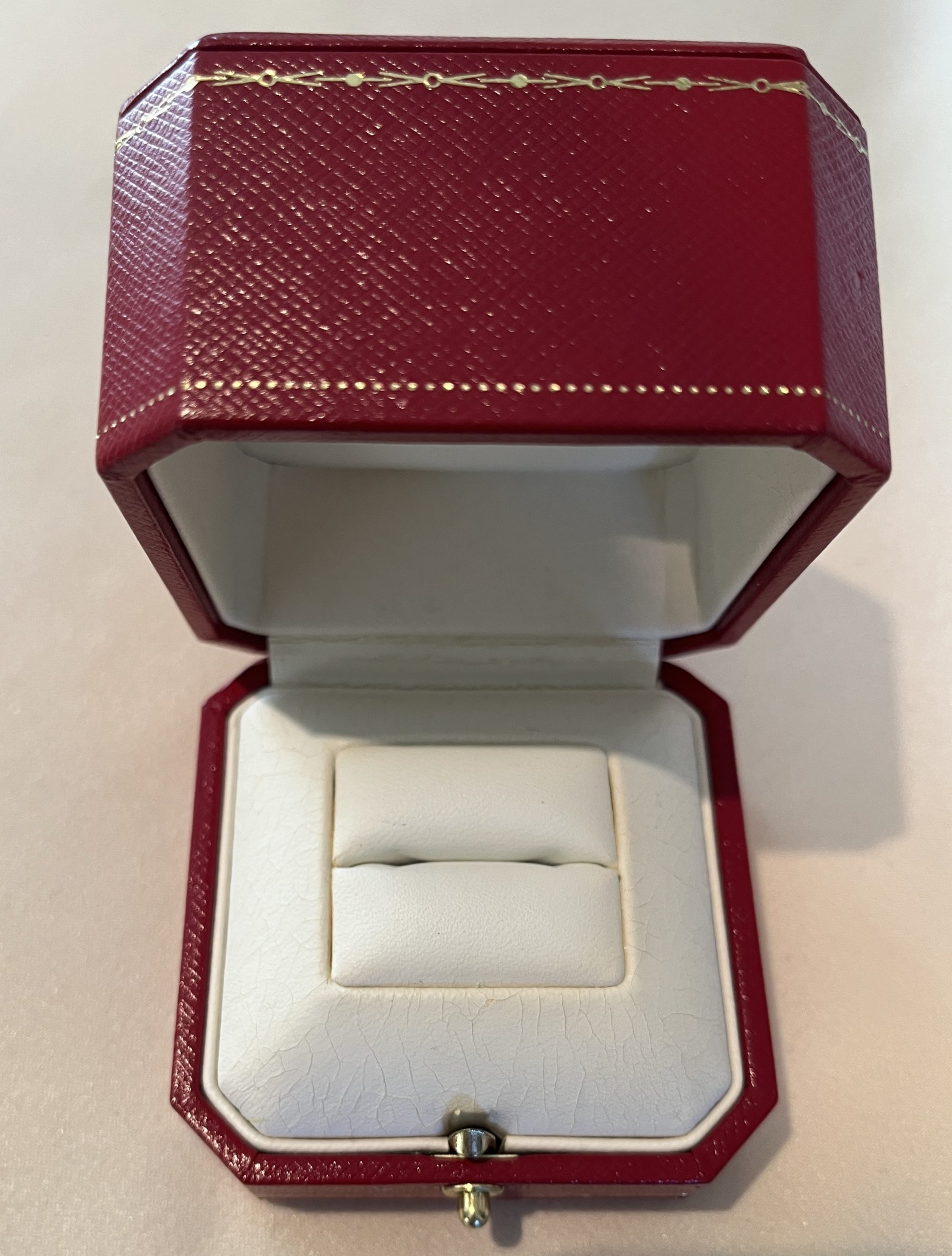 Cartier on sale ring box